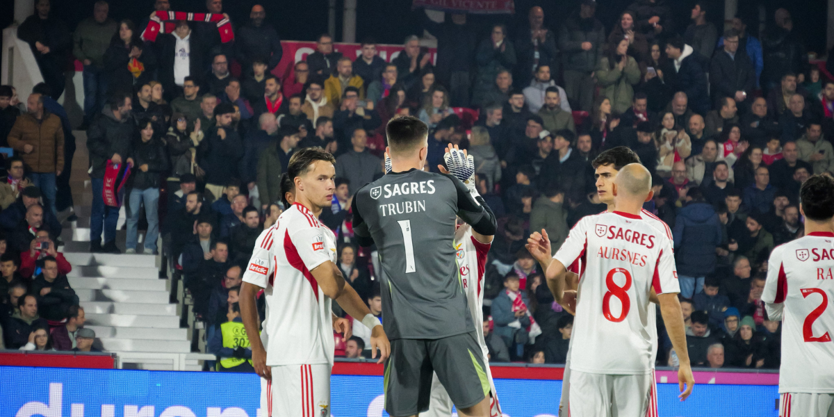 葡超天王山：本菲卡激战波尔图，榜首争夺白热化