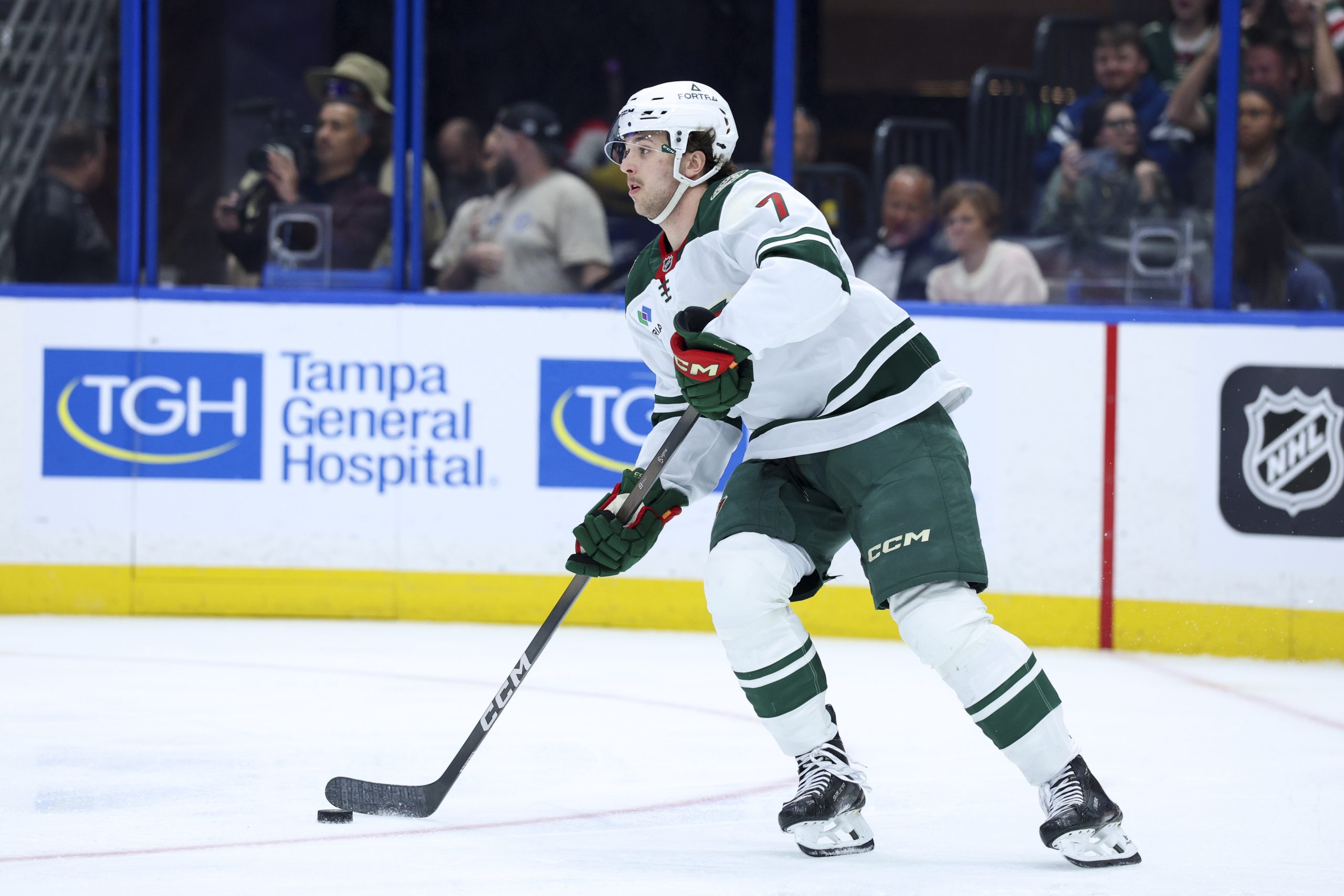 NHL冰球预测：狂野vs美洲豹，伤兵满营下的进球盛宴？