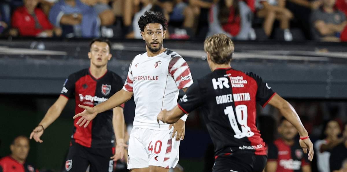 阿甲焦点战：圣洛伦索vs大学生队，战术对决难分伯仲