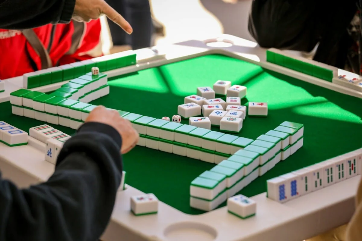 中国警方重拳出击：高速麻将赌博猖獗，宁波数百人被捕！