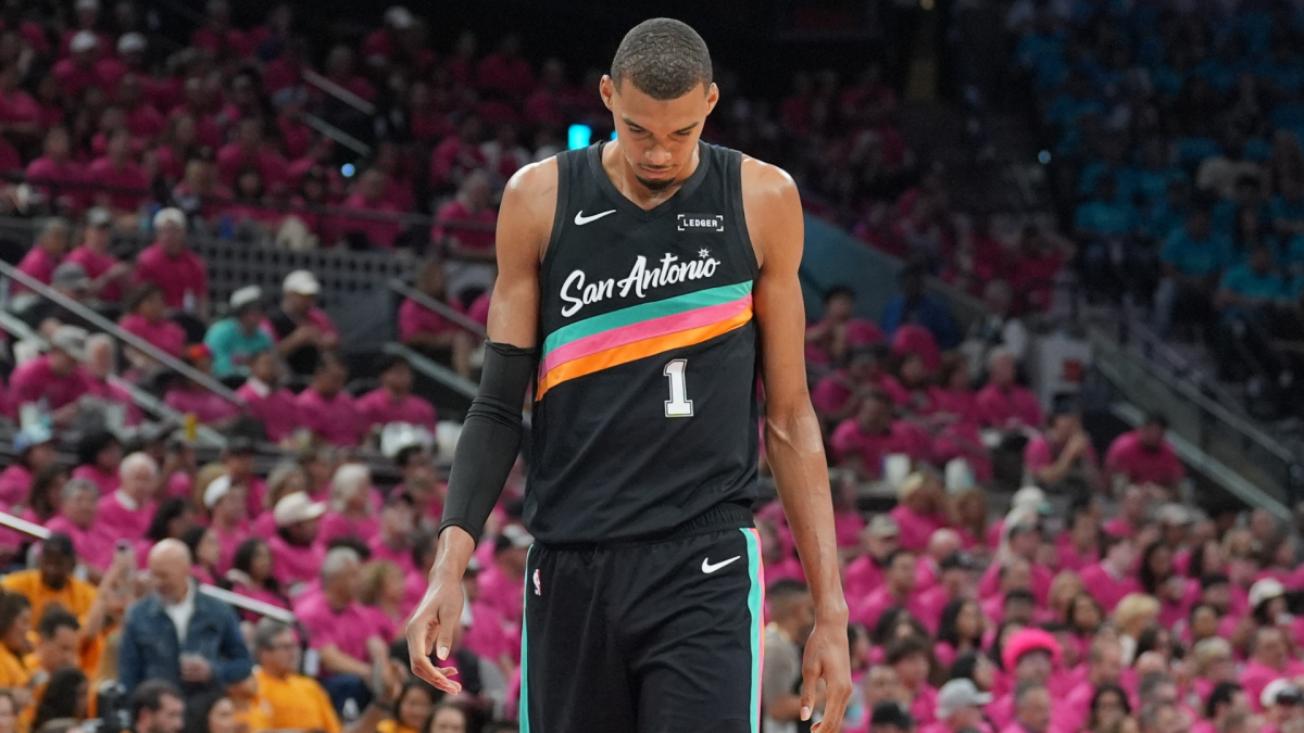 2026 NBA季后赛次轮G1爆冷：森林狼逆袭，尼克斯狂胜，谁是赢家输家？