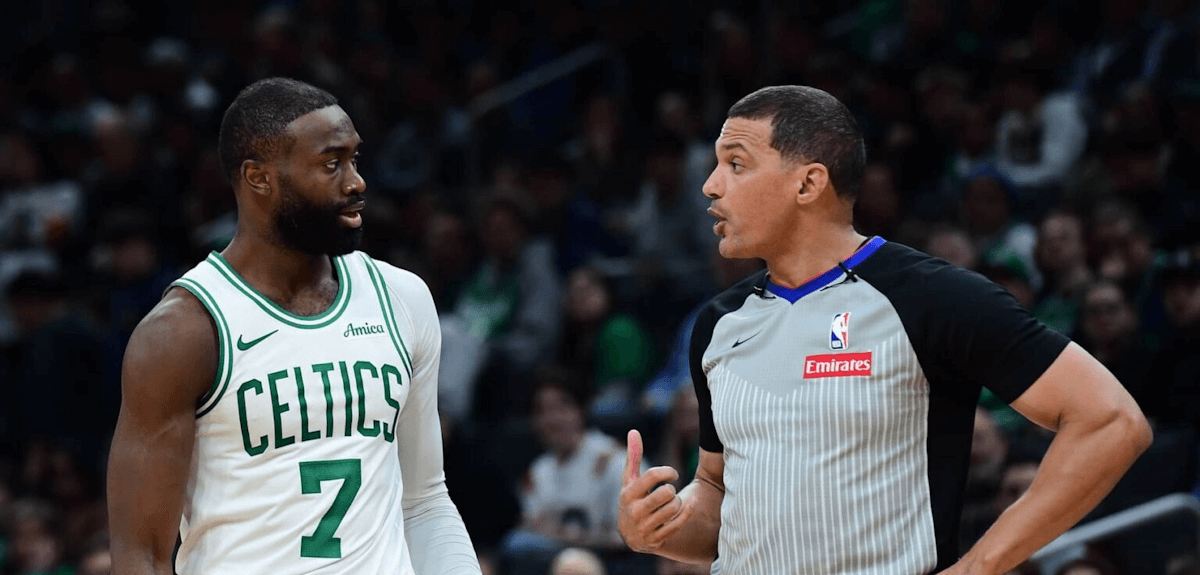 凯尔特人惜败马刺，布朗怒喷裁判不公：罚球差距是输球关键！