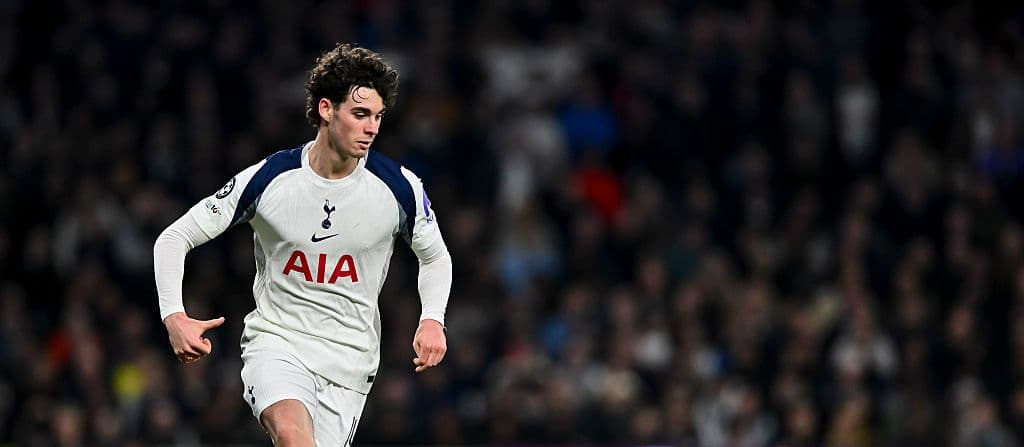 曼联紧盯阿奇·格雷:热刺保级战与豪门争夺的十字路口 曼联紧盯阿奇·格雷:热刺保级战与豪门争夺的十字路口