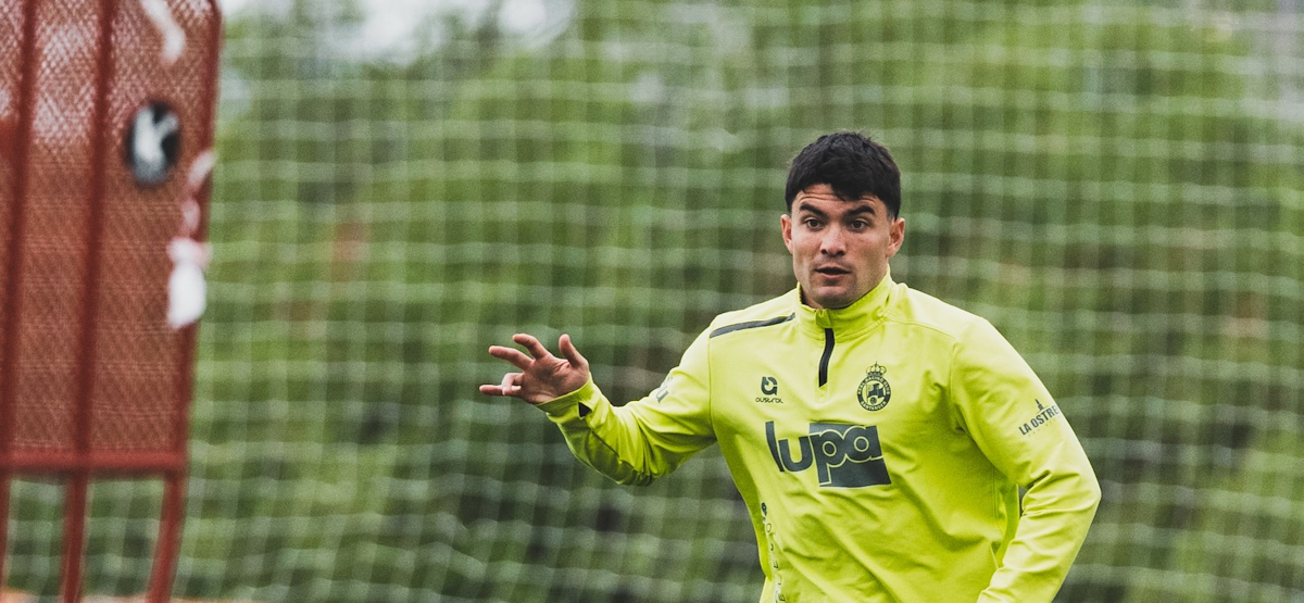 西乙焦点战:桑坦德竞技迎战希洪竞技,榜首之争悬念迭起 西乙焦点战:桑坦德竞技迎战希洪竞技,榜首之争悬念迭起