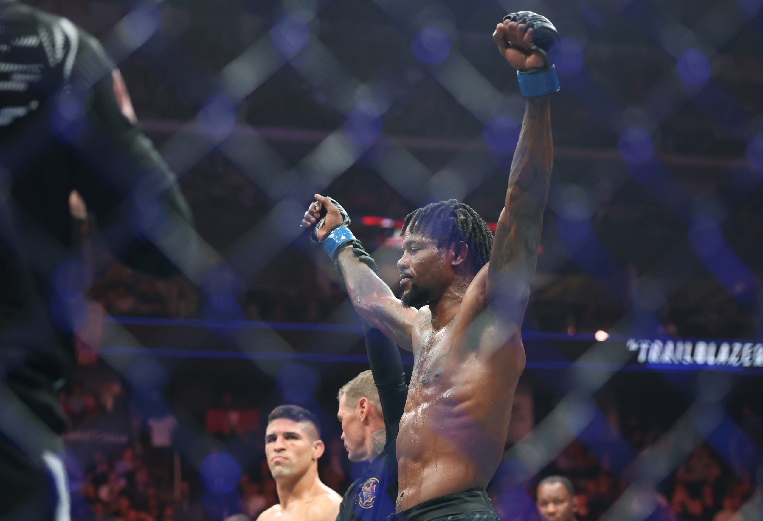 UFC 327垫场赛深度分析:霍兰德、普拉多、加姆罗特投注指南 UFC 327垫场赛深度分析:霍兰德、普拉多、加姆罗特投注指南