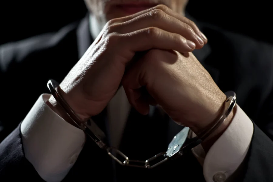 印度赌窝被端：视频曝光引警方突袭，三惯犯落网