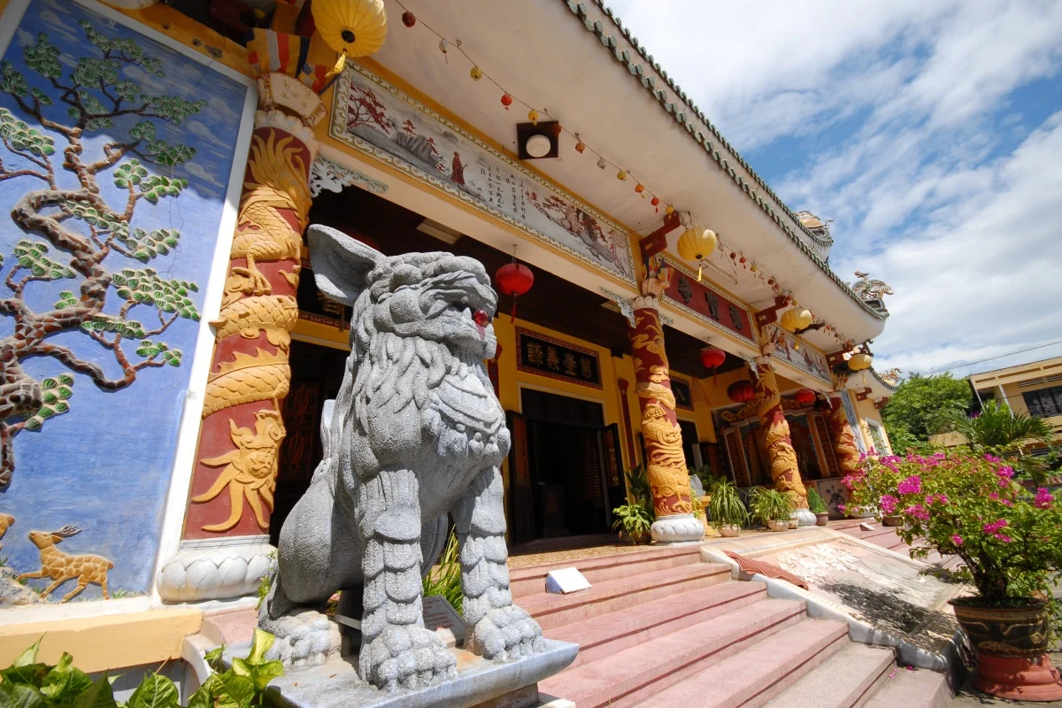 越南旅游业上半年数据亮眼:国际游客破1200万,增速惊人 越南旅游业上半年数据亮眼:国际游客破1200万,增速惊人