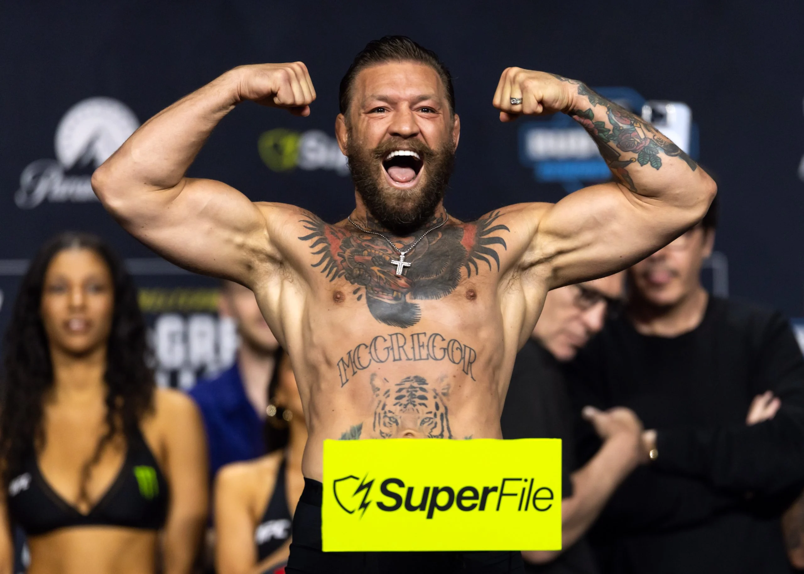 UFC 329焦点战：麦格雷戈五年后回归再战霍洛威，KO赔率深度解析