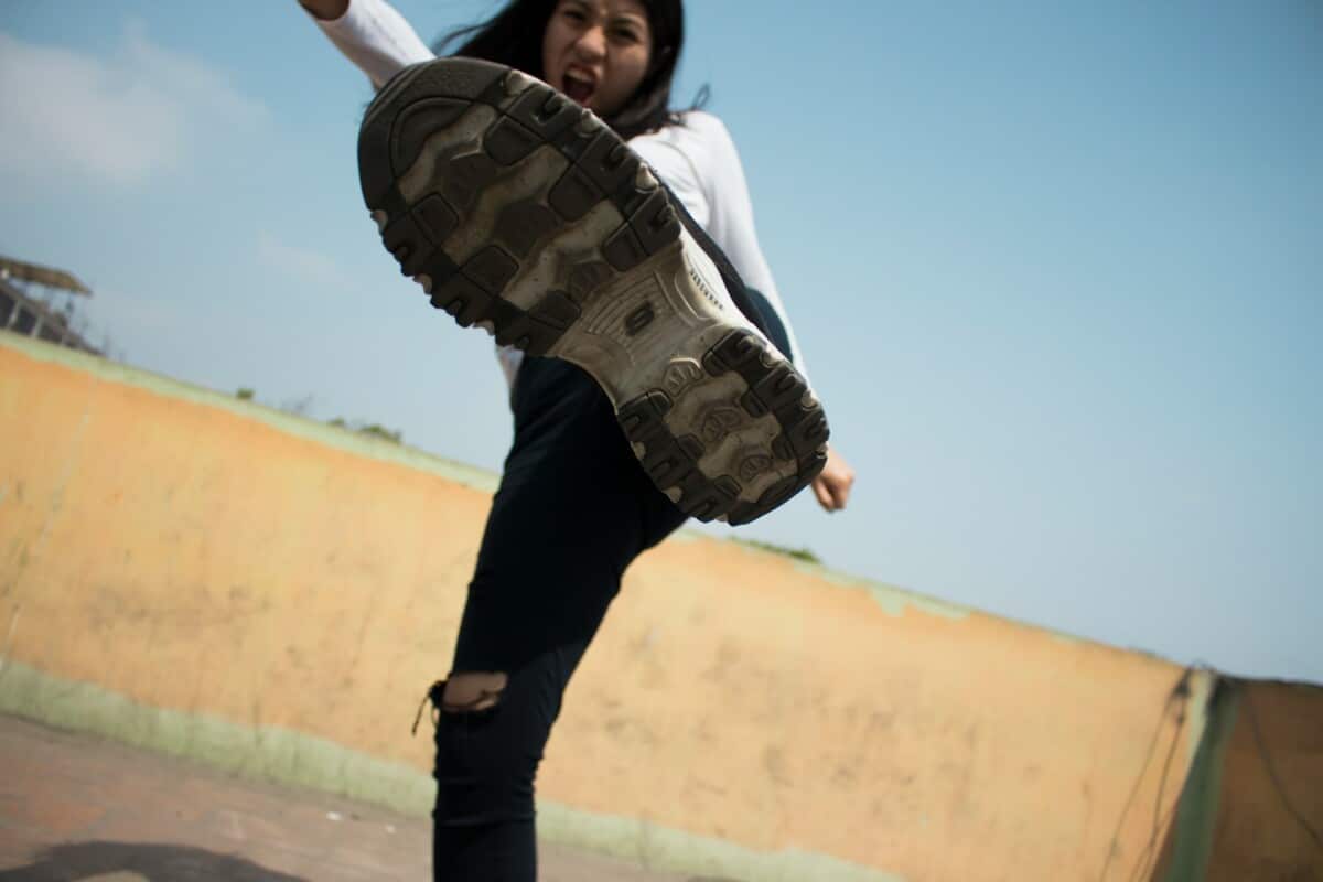 印尼赌徒奇招：为掩盖赌债竟谎报抢劫，赌瘾危机全面爆发