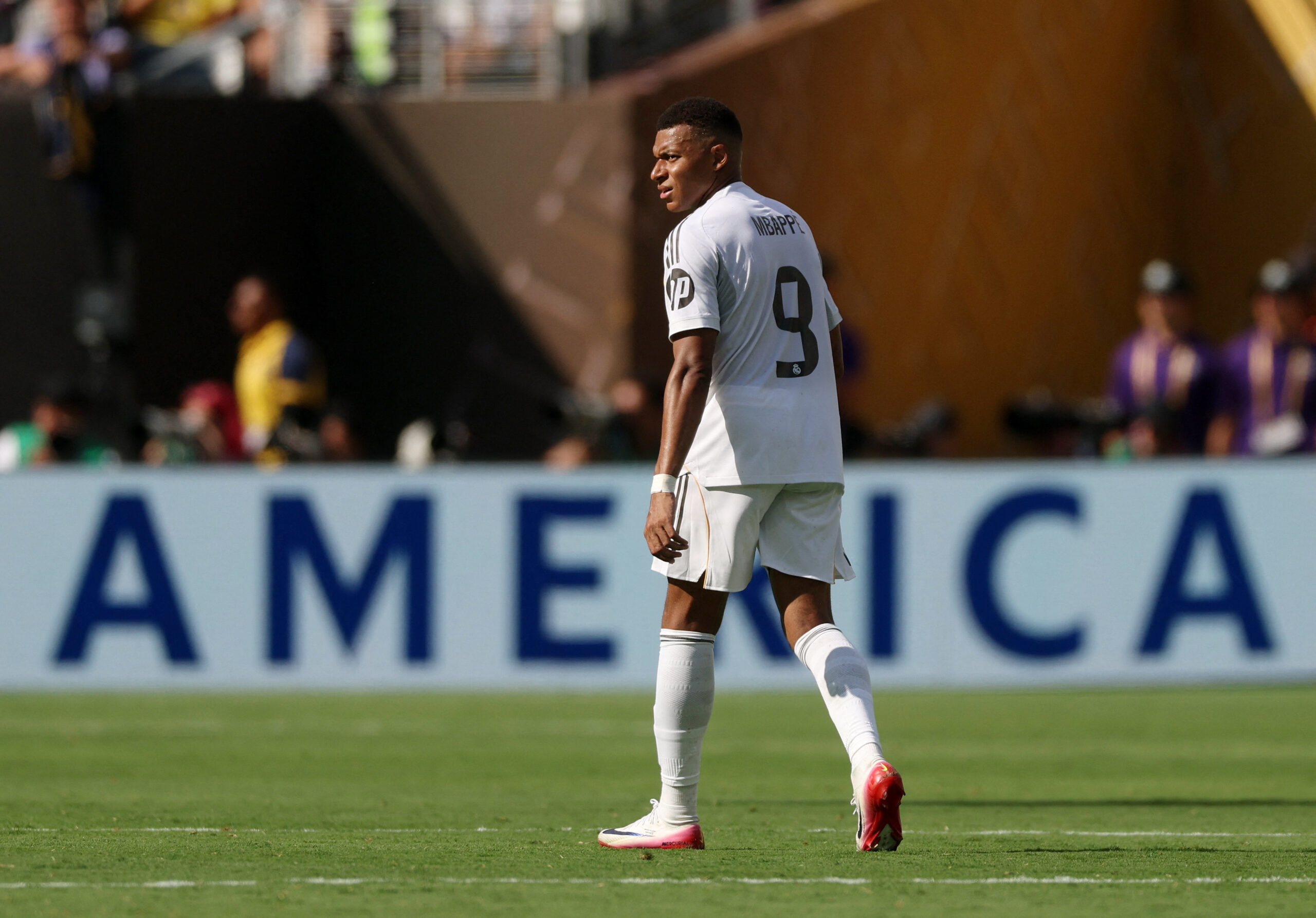 欧冠焦点战:皇马客场挑战本菲卡,深度赔率解析与投注指南 欧冠焦点战:皇马客场挑战本菲卡,深度赔率解析与投注指南