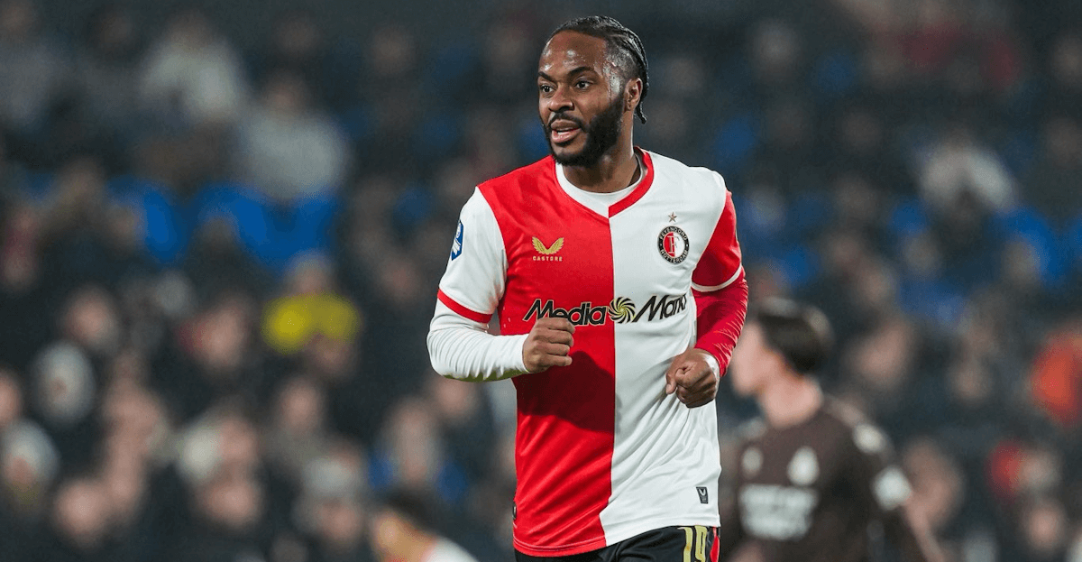 斯特林费耶诺德首秀:球迷狂热,媒体质疑其状态 斯特林费耶诺德首秀:球迷狂热,媒体质疑其状态