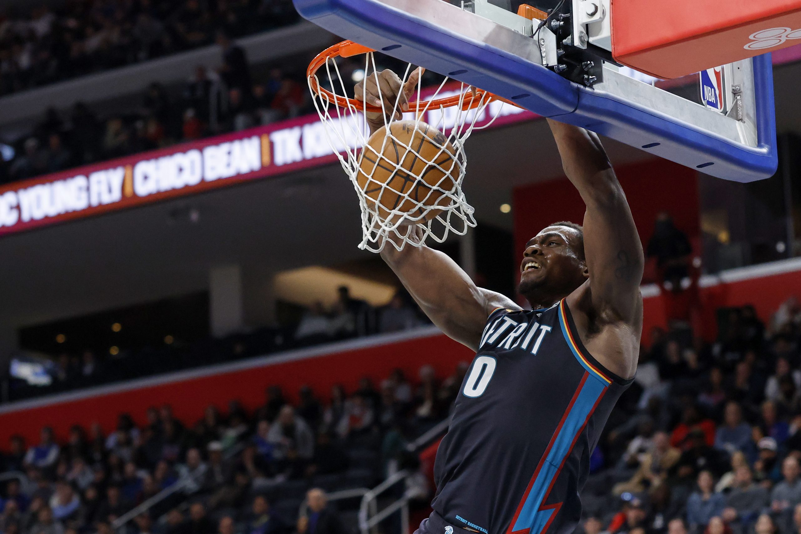 SGA缺阵雷霆战活塞:杜伦得分大爆发?深度剖析球员数据与投注机会 SGA缺阵雷霆战活塞:杜伦得分大爆发?深度剖析球员数据与投注机会