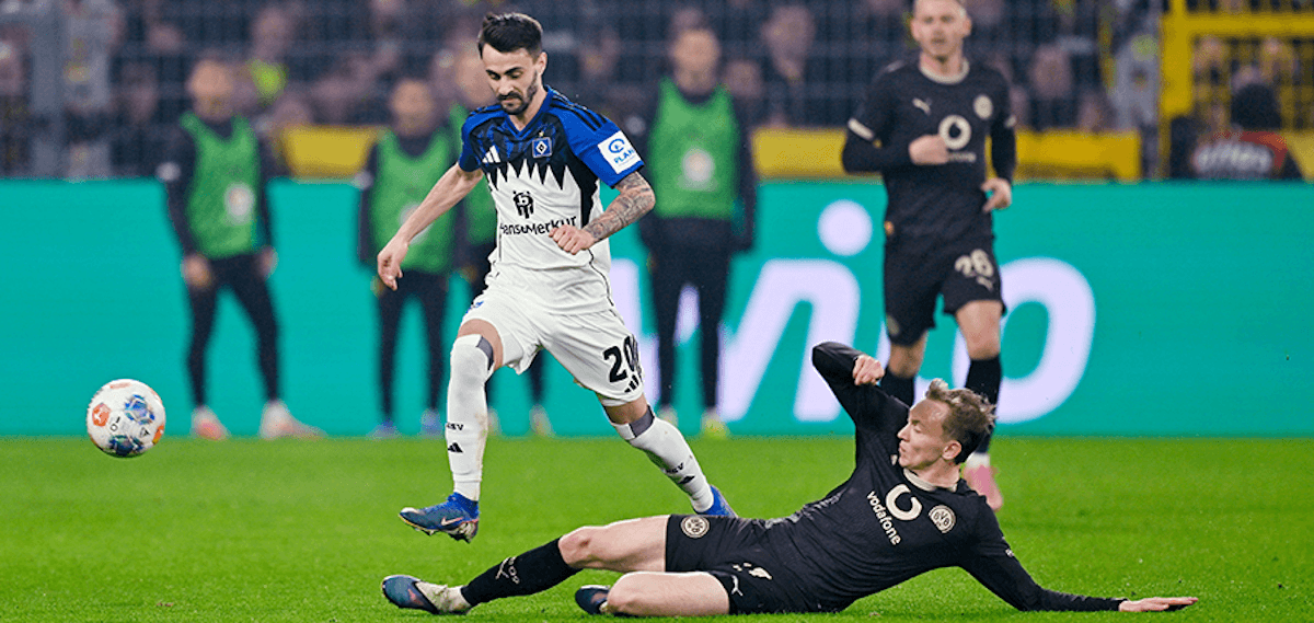 德甲中游混战：汉堡VS奥格斯堡，谁能抢占保级先机？