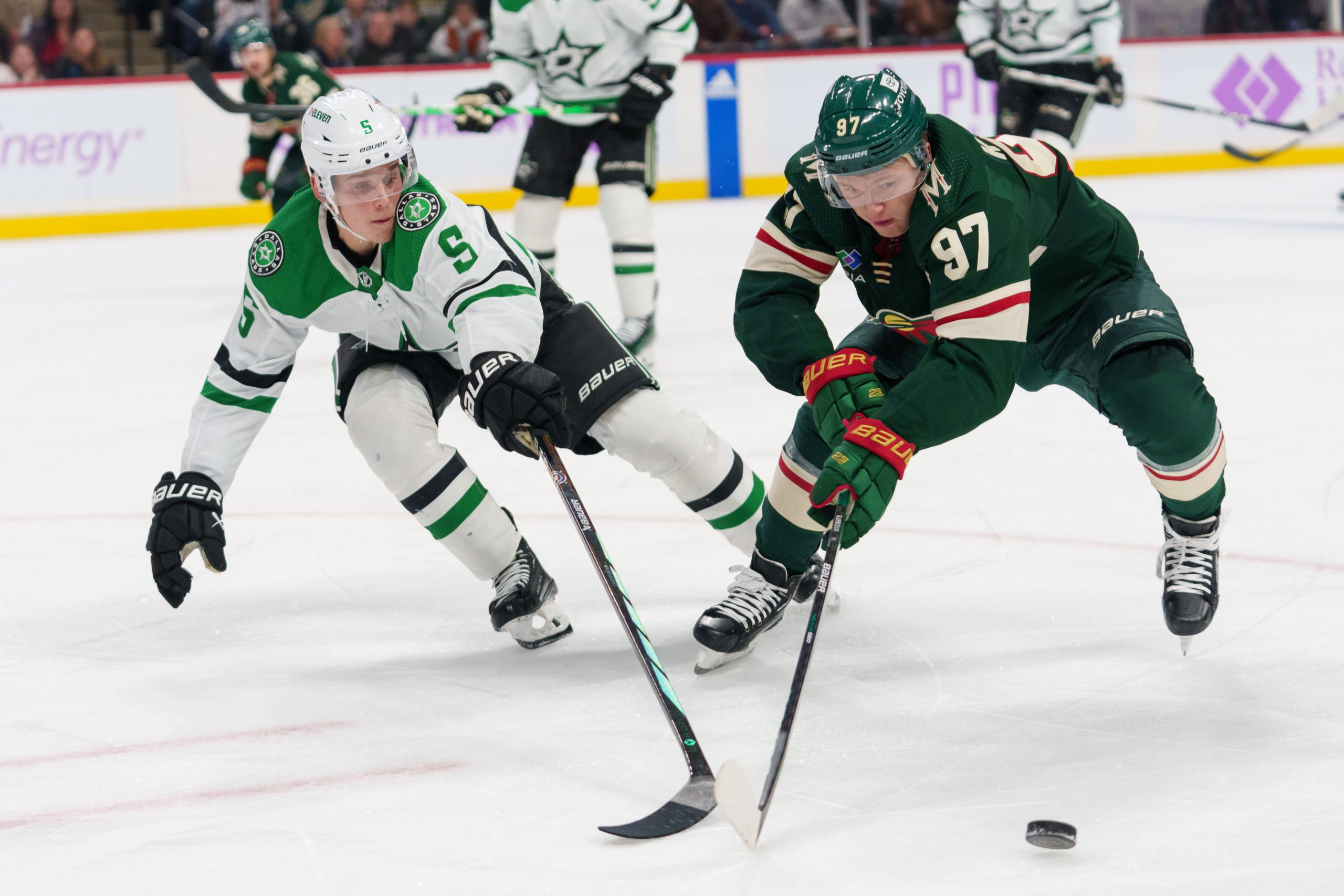 NHL季后赛首轮:星光闪耀还是狂野逆袭?独家系列赛前瞻 NHL季后赛首轮:星光闪耀还是狂野逆袭?独家系列赛前瞻