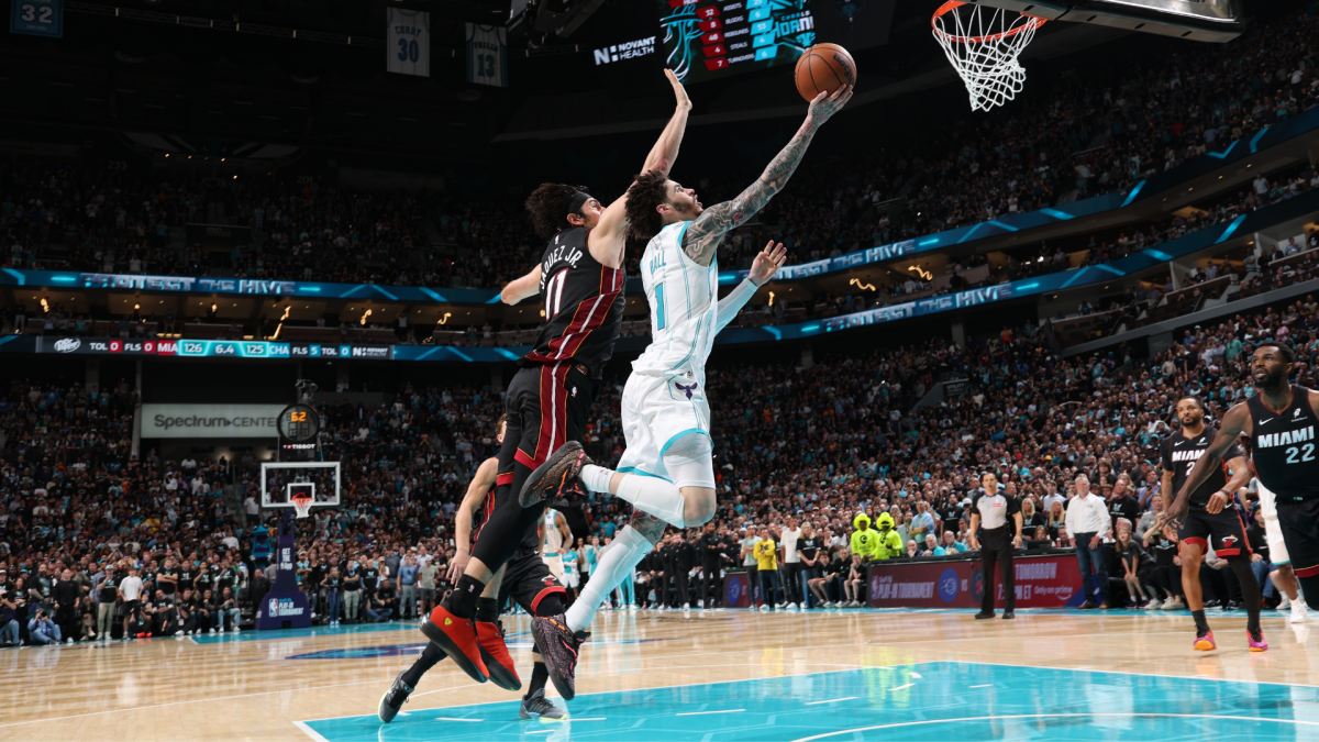 NBA季后赛球星战力榜揭晓,WNBA选秀与NCAAF赛季前瞻 NBA季后赛球星战力榜揭晓,WNBA选秀与NCAAF赛季前瞻