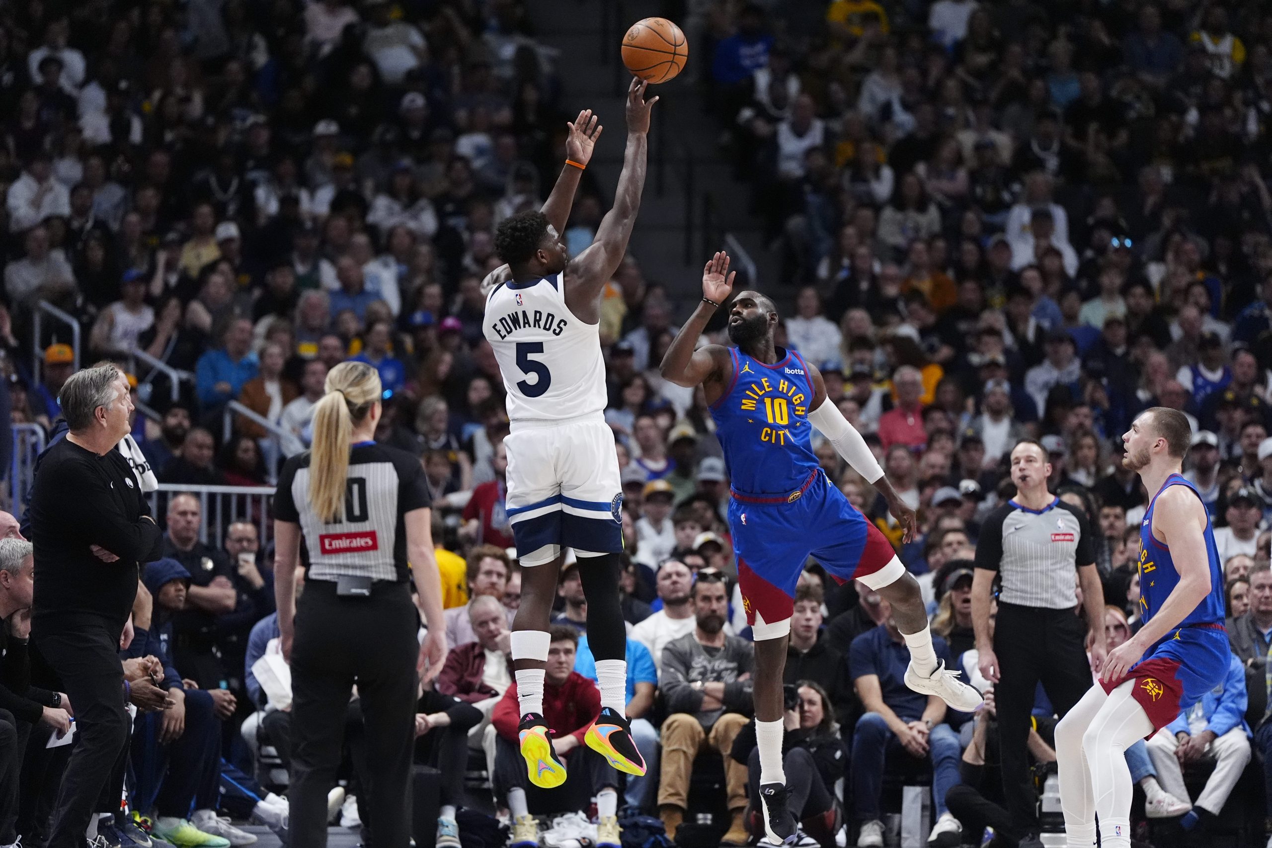 掘金狼王对决：季后赛首轮G1深度分析与投注指南