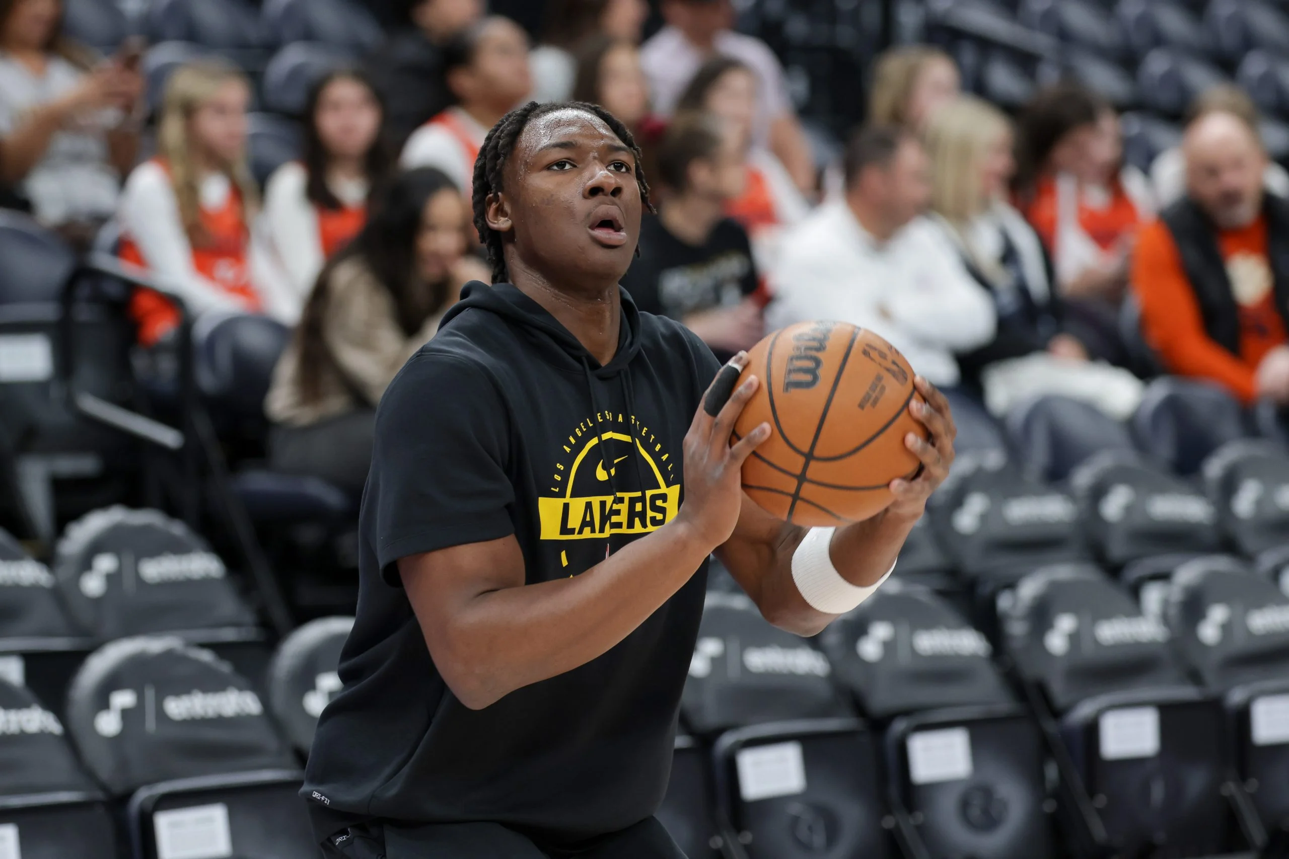 NBA夏季联赛：湖人VS独行侠前瞻，紫金军团能否延续火热状态？