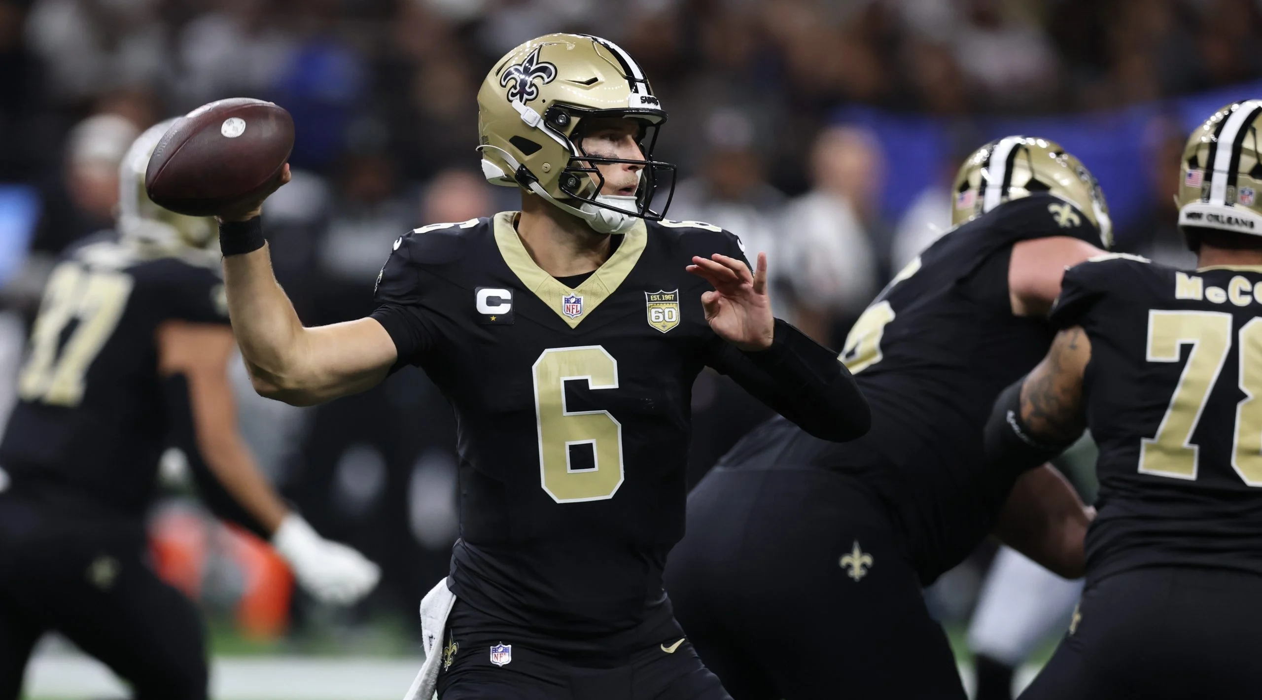 NFL周一夜赛:猎鹰VS圣徒,伤病潮下谁能称雄? NFL周一夜赛:猎鹰VS圣徒,伤病潮下谁能称雄?