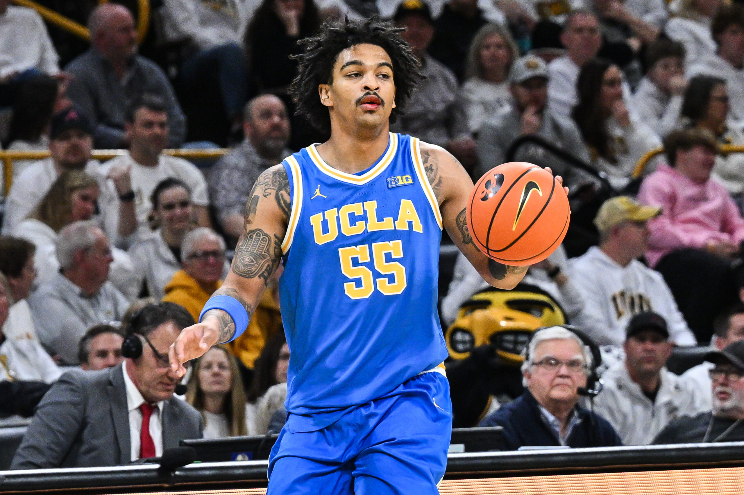 威斯康星vsUCLA：内线优势能否击败神准投篮？NCAAB焦点战深度解析