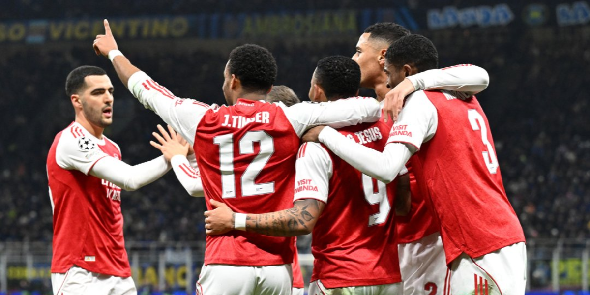 英超焦点：阿森纳迎战曼联，榜首大战悬念迭起