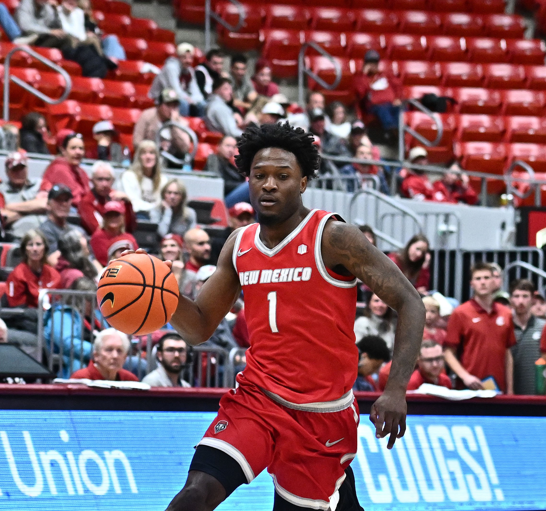 NCAA焦点战：新墨西哥大学客场挑战大峡谷，能否完成横扫？