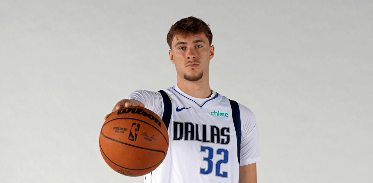 库珀·弗拉格NBA首秀球衣百万美元成交，创历史新高！