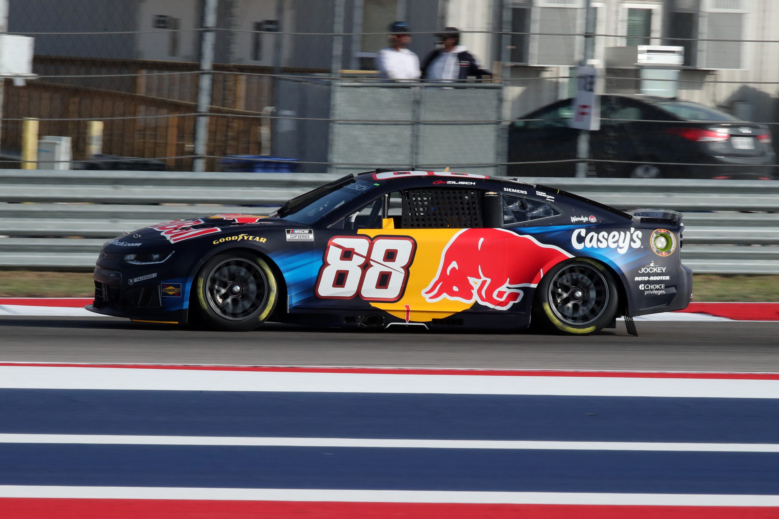 纳斯卡DFS：COTA赛道DuraMAX大奖赛，20变10万美金的狂想与策略