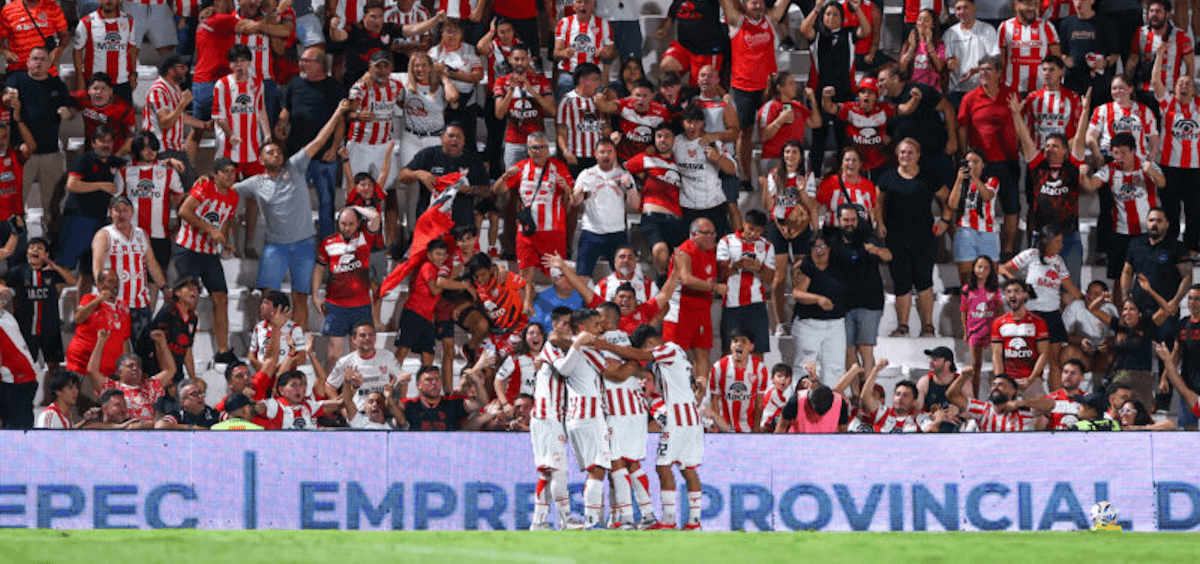 阿甲焦点战：科尔多瓦学院 vs 圣塔菲联合，谁能抢占先机？