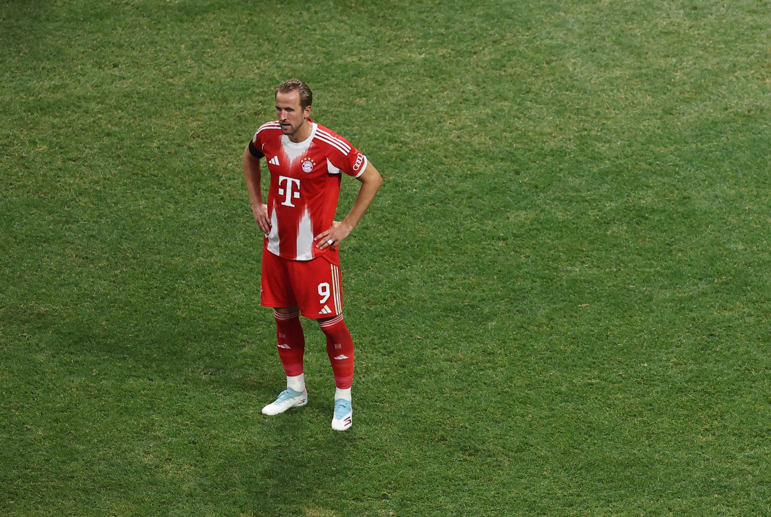 欧冠前瞻：亚特兰大VS拜仁，诺伊尔伤缺，主场龙能否爆冷？