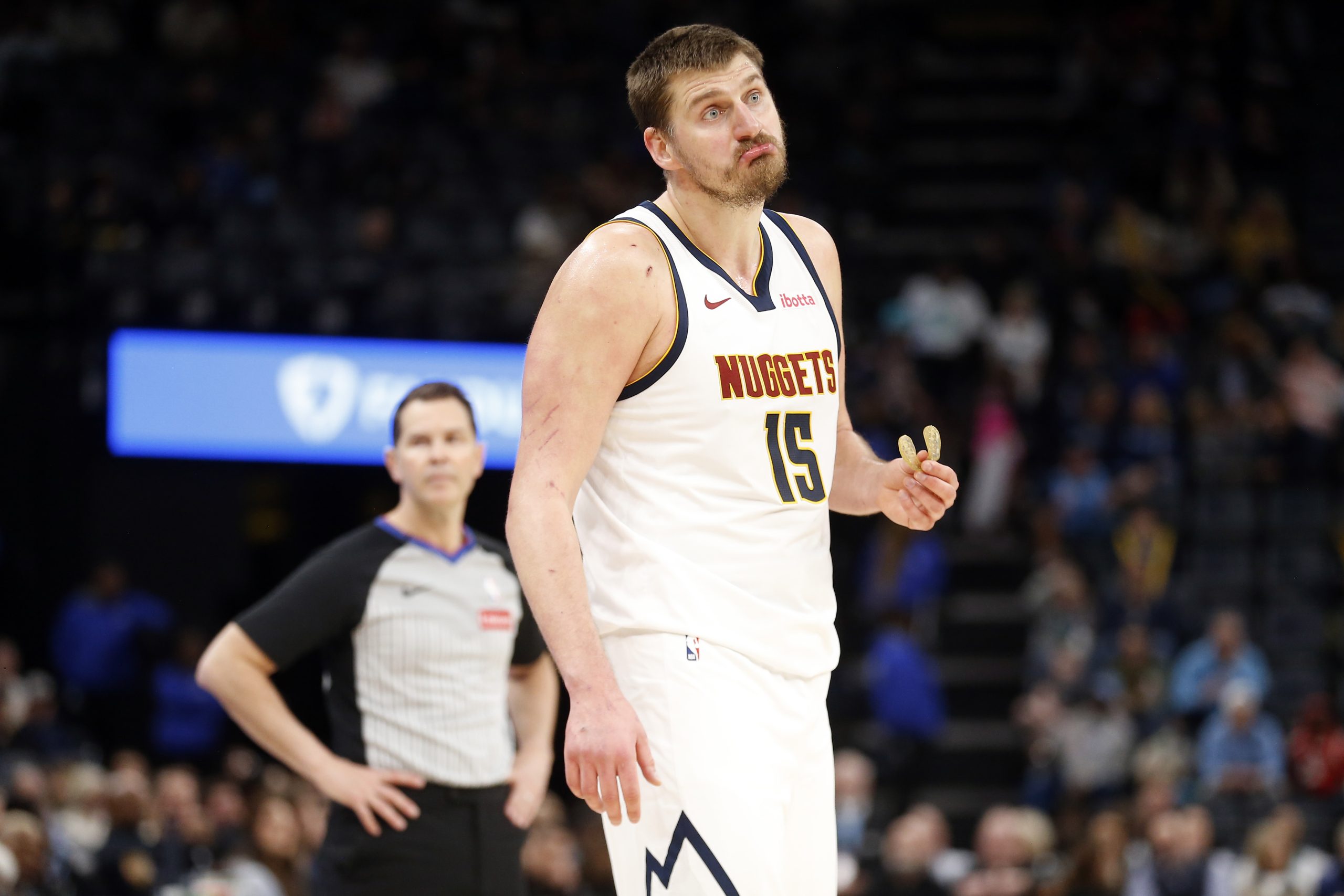 今日NBA球员道具投注深度分析：掘金高价值机会