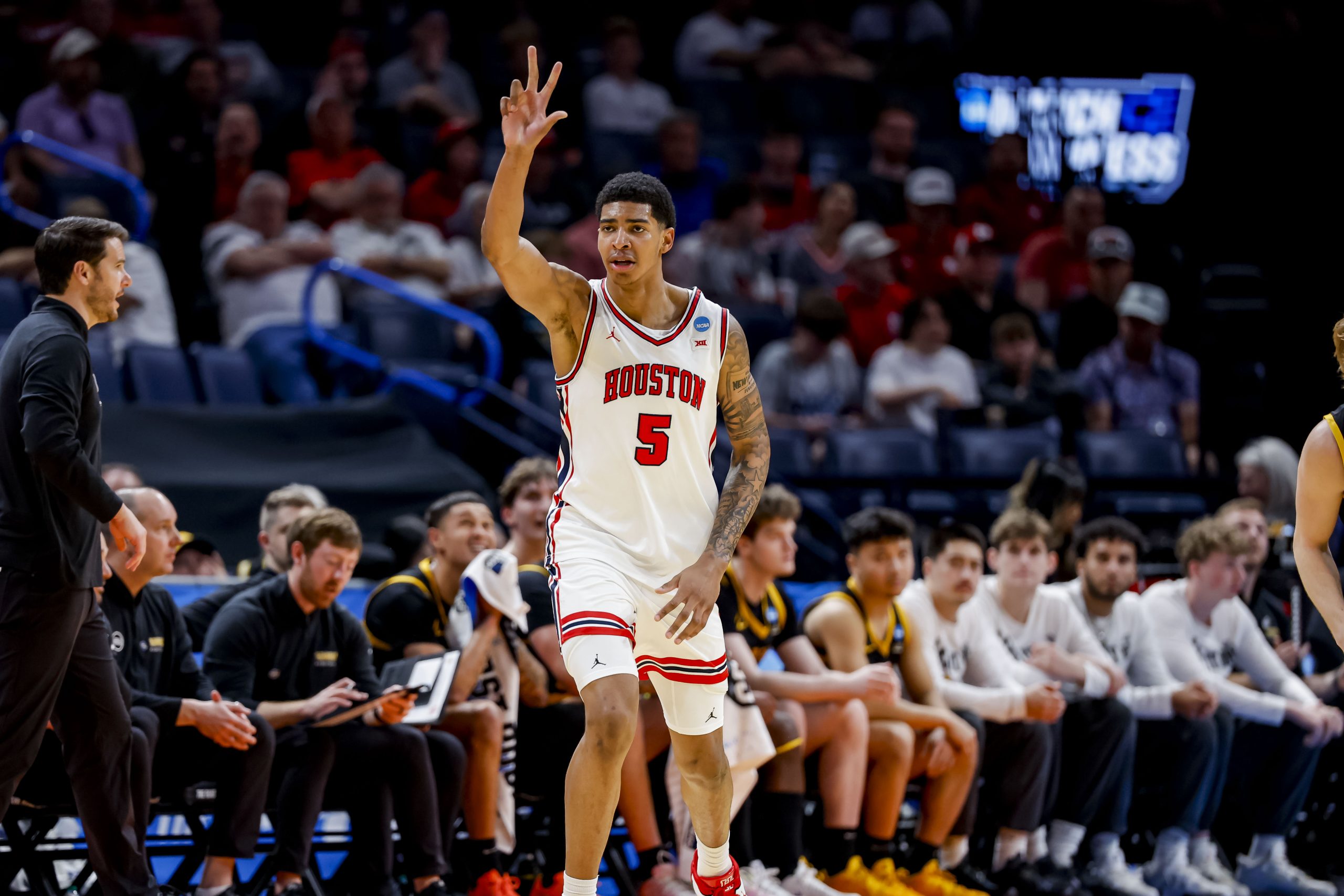 甜蜜十六强前瞻：休斯顿VS德州农工，深度赔率与资金流向分析