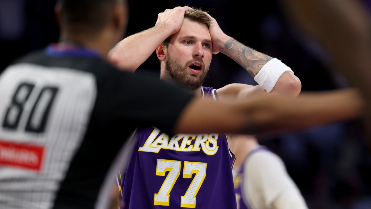 东契奇赛季报销恐无缘MVP?65场规则引爆争议,经纪人将挑战联盟 东契奇赛季报销恐无缘MVP?65场规则引爆争议,经纪人将挑战联盟