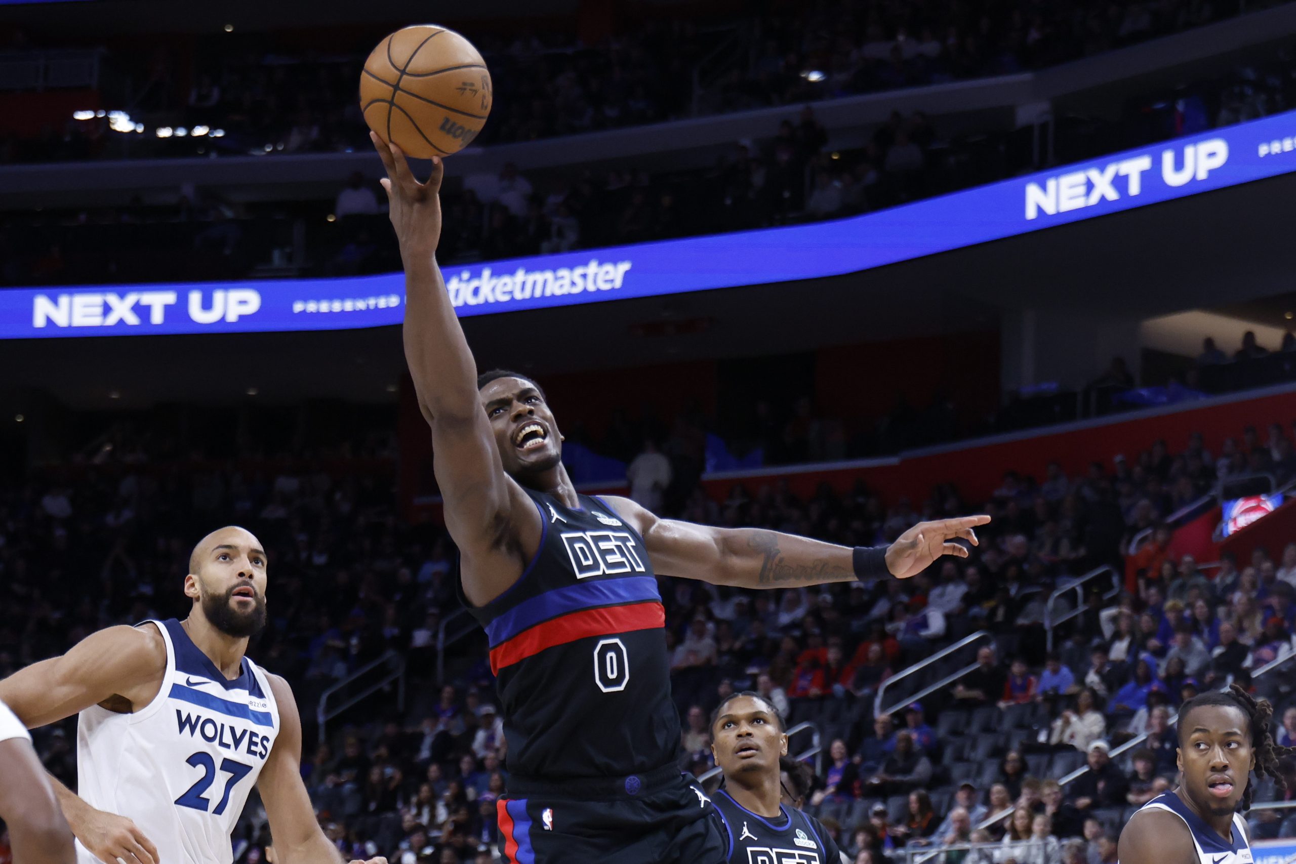 NBA前瞻：活塞客场挑战魔术，底特律能否延续强势？