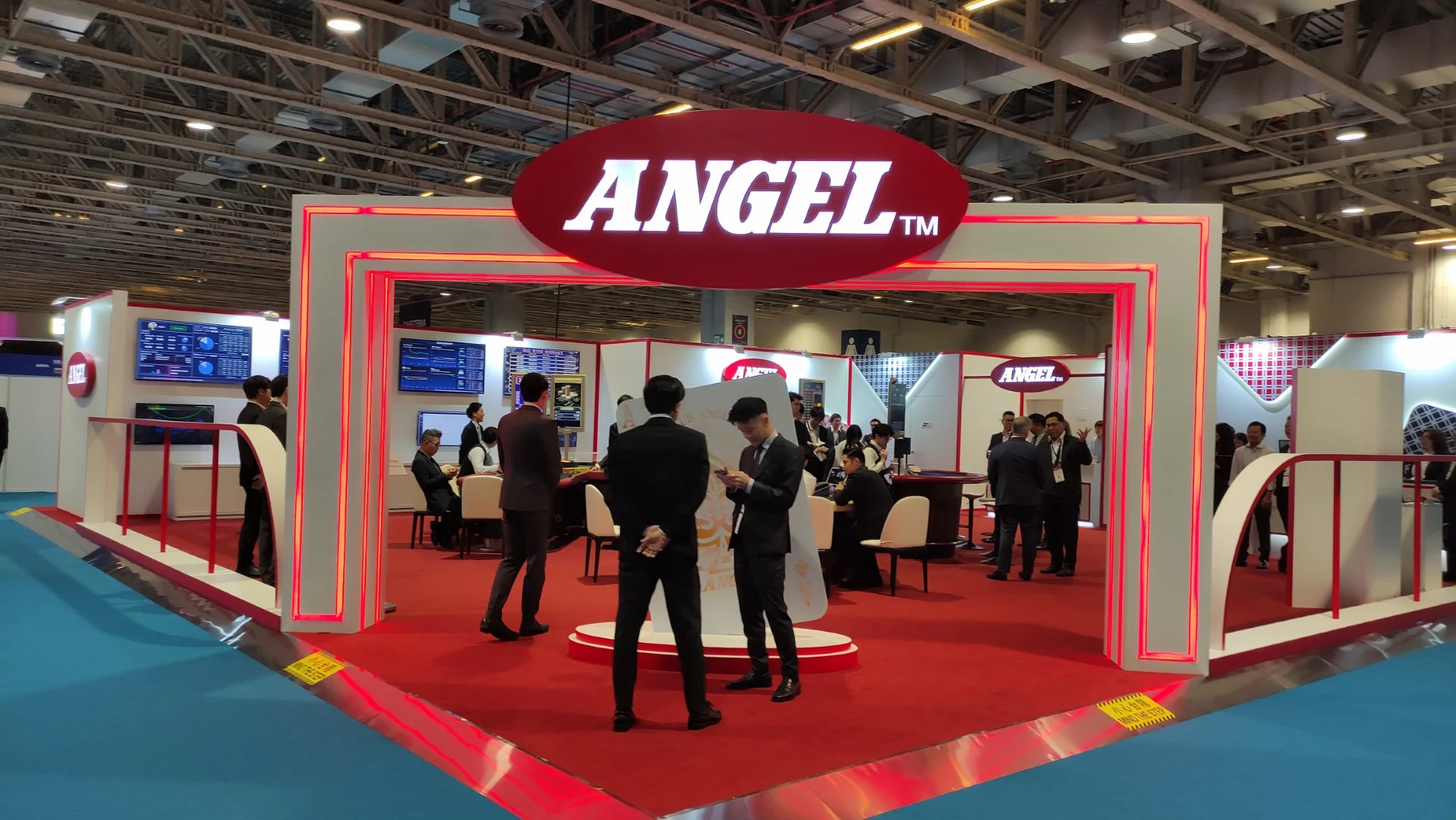 Angel集团智能赌桌：AI与姿态识别重塑百家乐未来