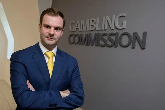 英国博彩监管高层离职：金融风险评估与非法市场挑战