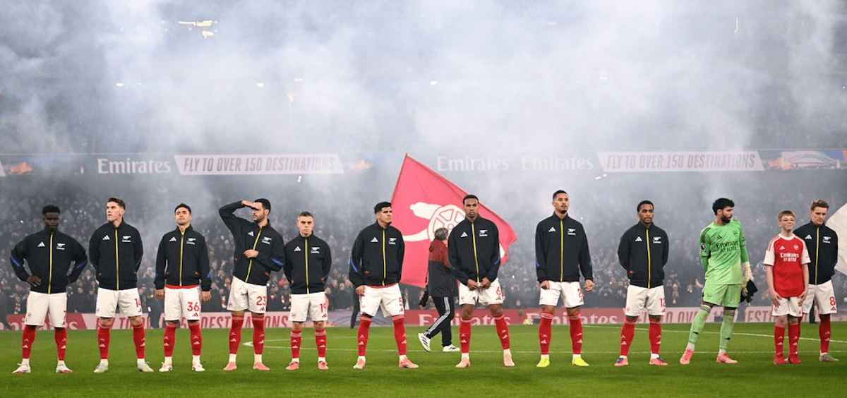 阿森纳大胜维拉领跑英超，冲冠之路是坦途还是魔咒？