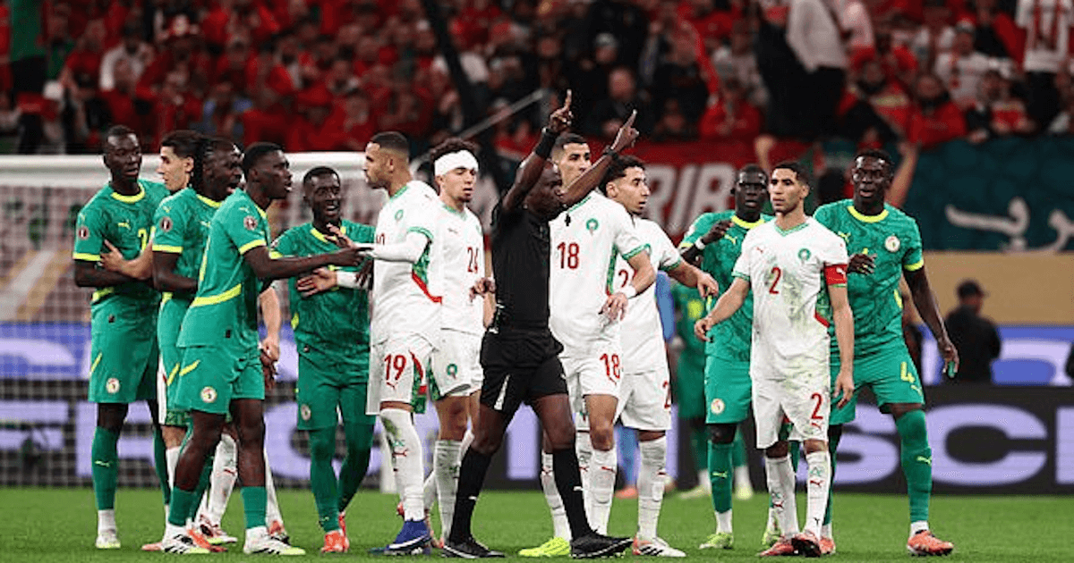 非洲杯决赛惊天一幕：塞内加尔罢赛抗议争议点球，迪亚兹失点