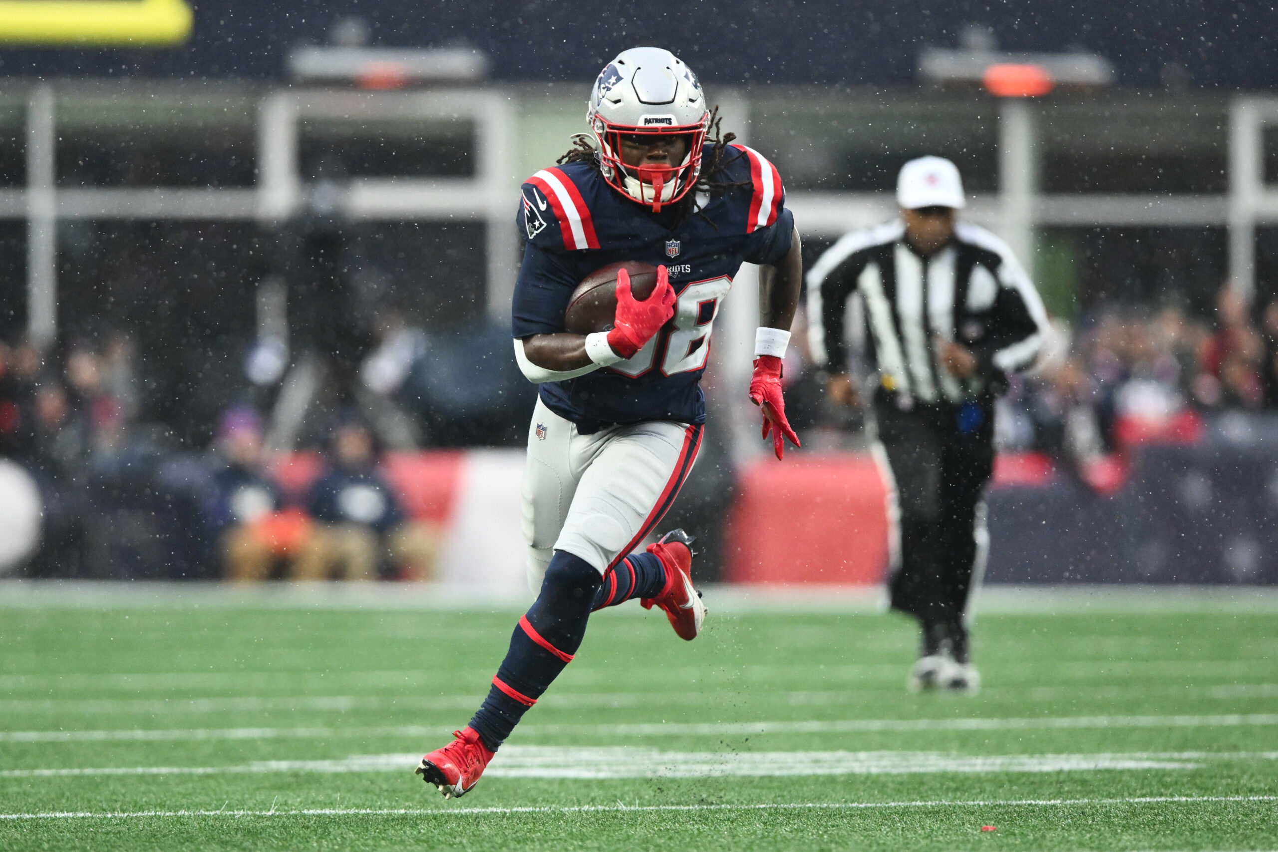 超级碗60：AI模型预测海鹰vs爱国者，深度解析投注风向！