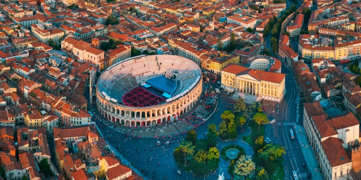 2026米兰-科尔蒂纳冬奥会闭幕式:维罗纳竞技场见证历史落幕 2026米兰-科尔蒂纳冬奥会闭幕式:维罗纳竞技场见证历史落幕