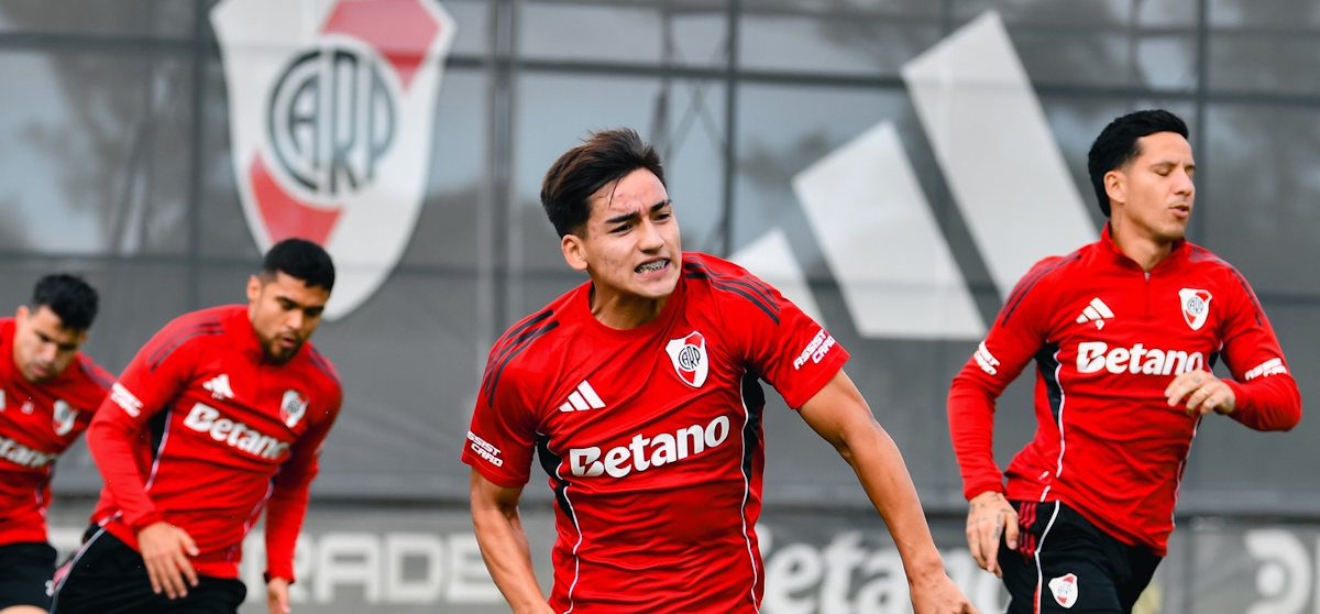 阿甲焦点战：飓风队迎战河床，谁能掌控中场？