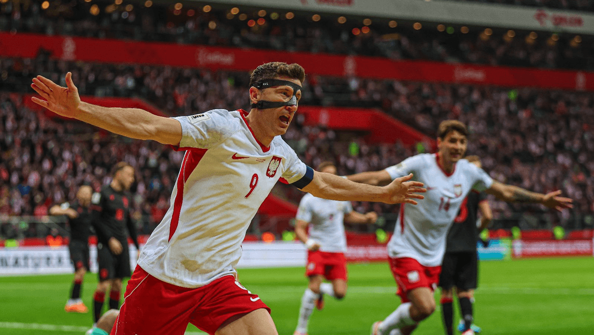 曼联夏季锋线引援：莱万多夫斯基成目标？