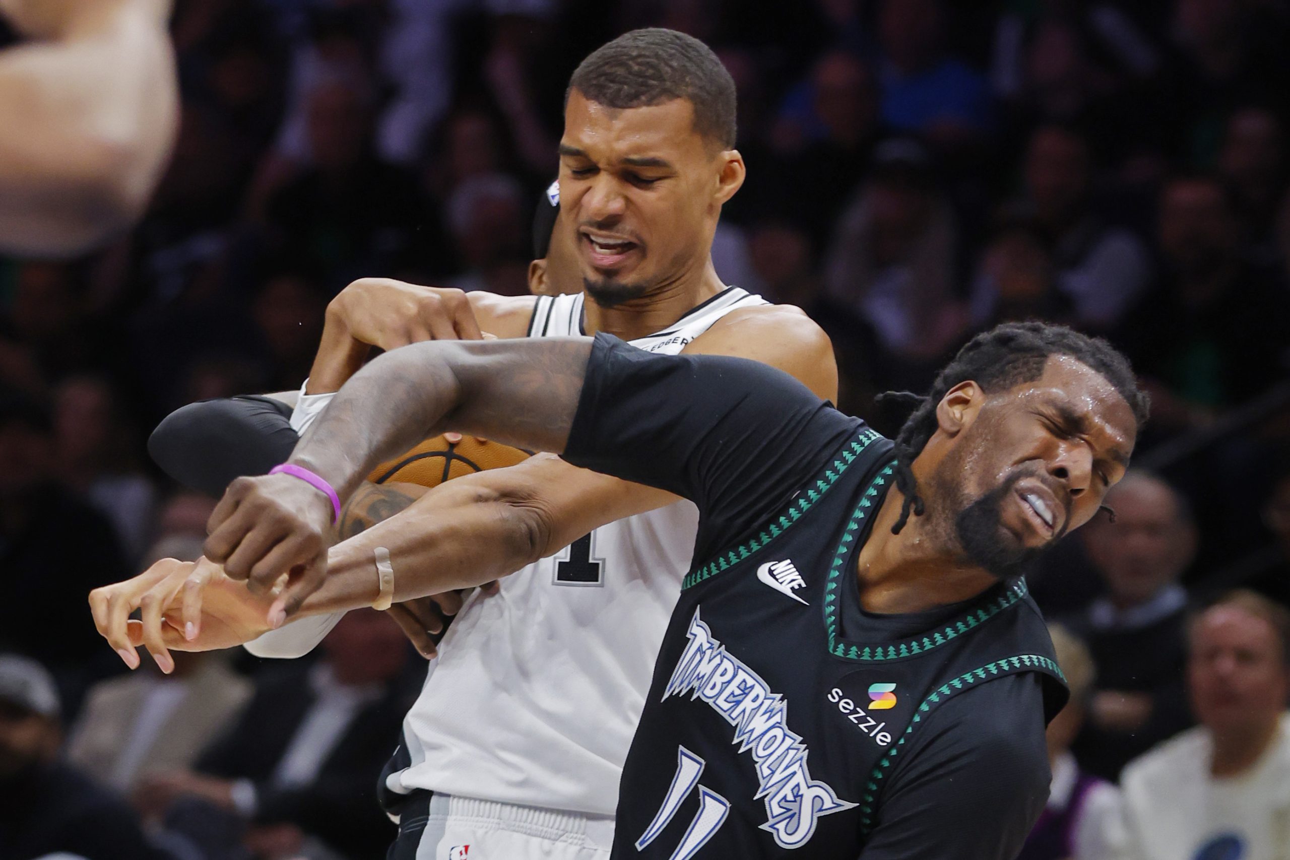 NBA季后赛:森林狼马刺天王山之战,主场优势能否定乾坤? NBA季后赛:森林狼马刺天王山之战,主场优势能否定乾坤?