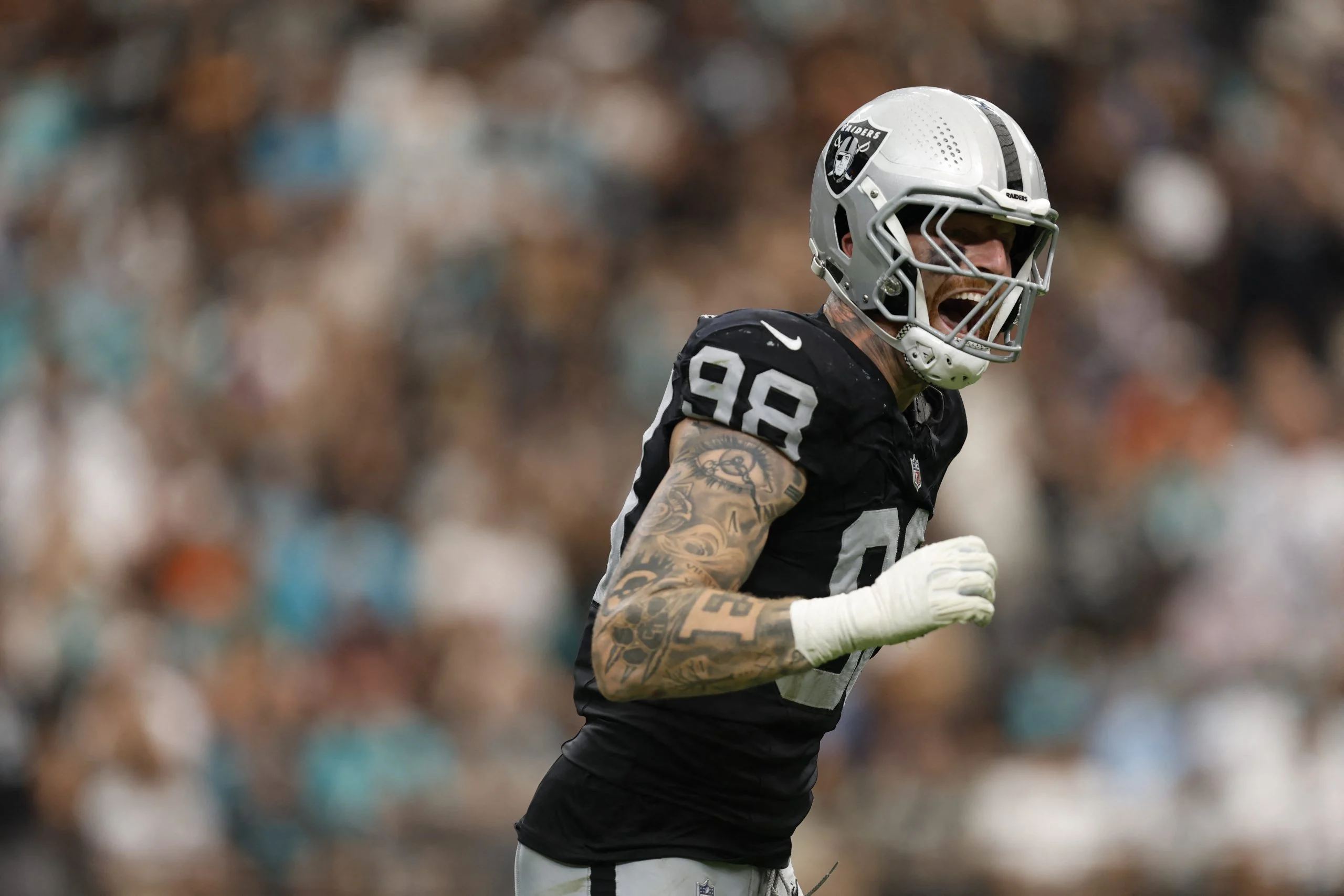 NFL年度最佳防守球员赔率:小安德森领跑,谁是潜在黑马? NFL年度最佳防守球员赔率:小安德森领跑,谁是潜在黑马?