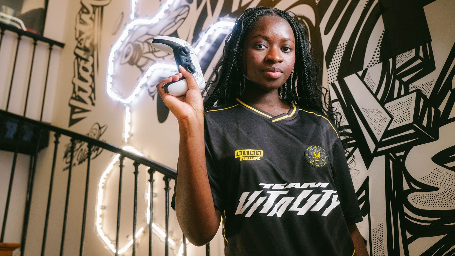 16岁铁拳天才少女Neia加盟Team Vitality，电竞新星崛起