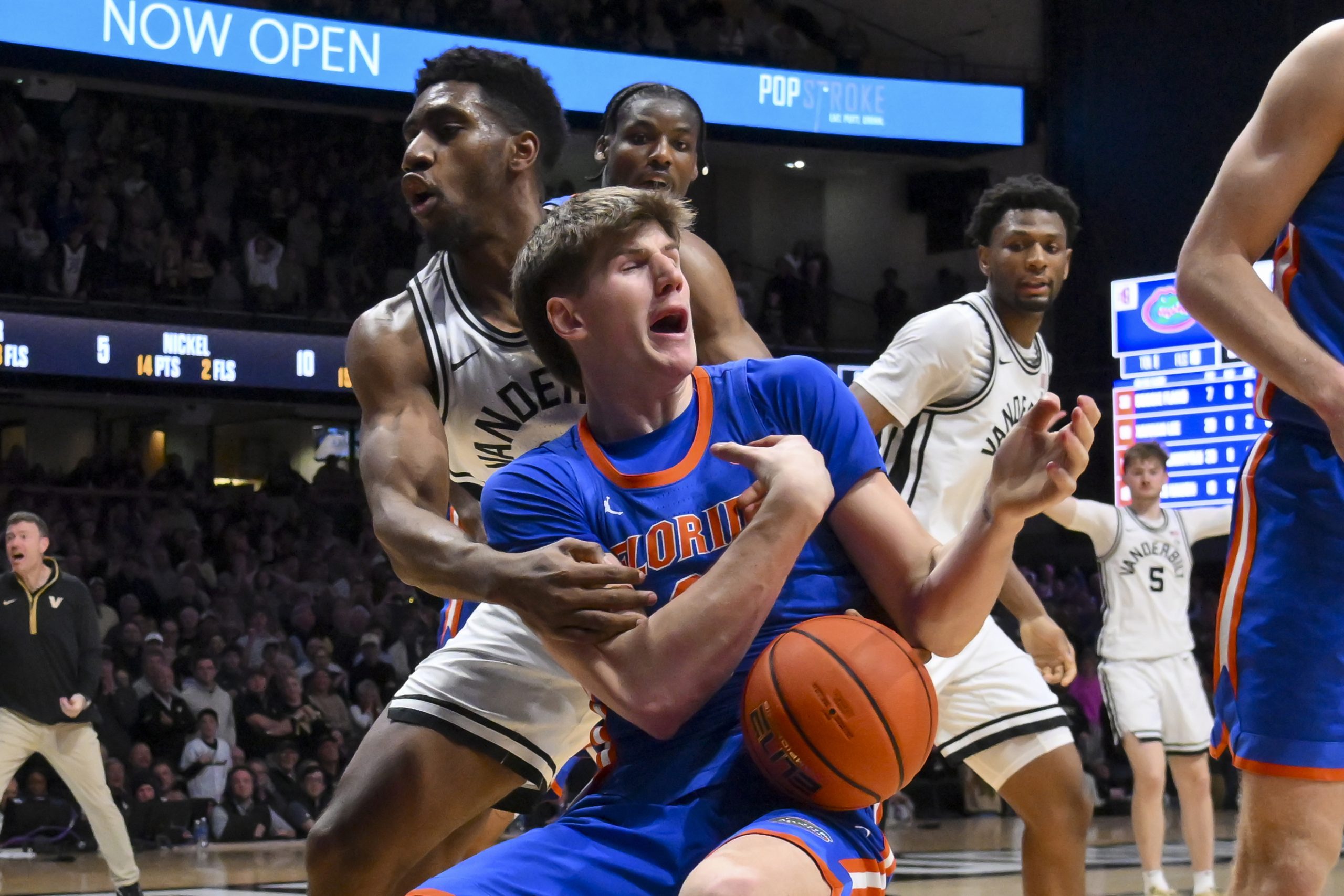 佛罗里达鳄鱼vs范德堡准将：SEC半决赛深度分析与投注策略