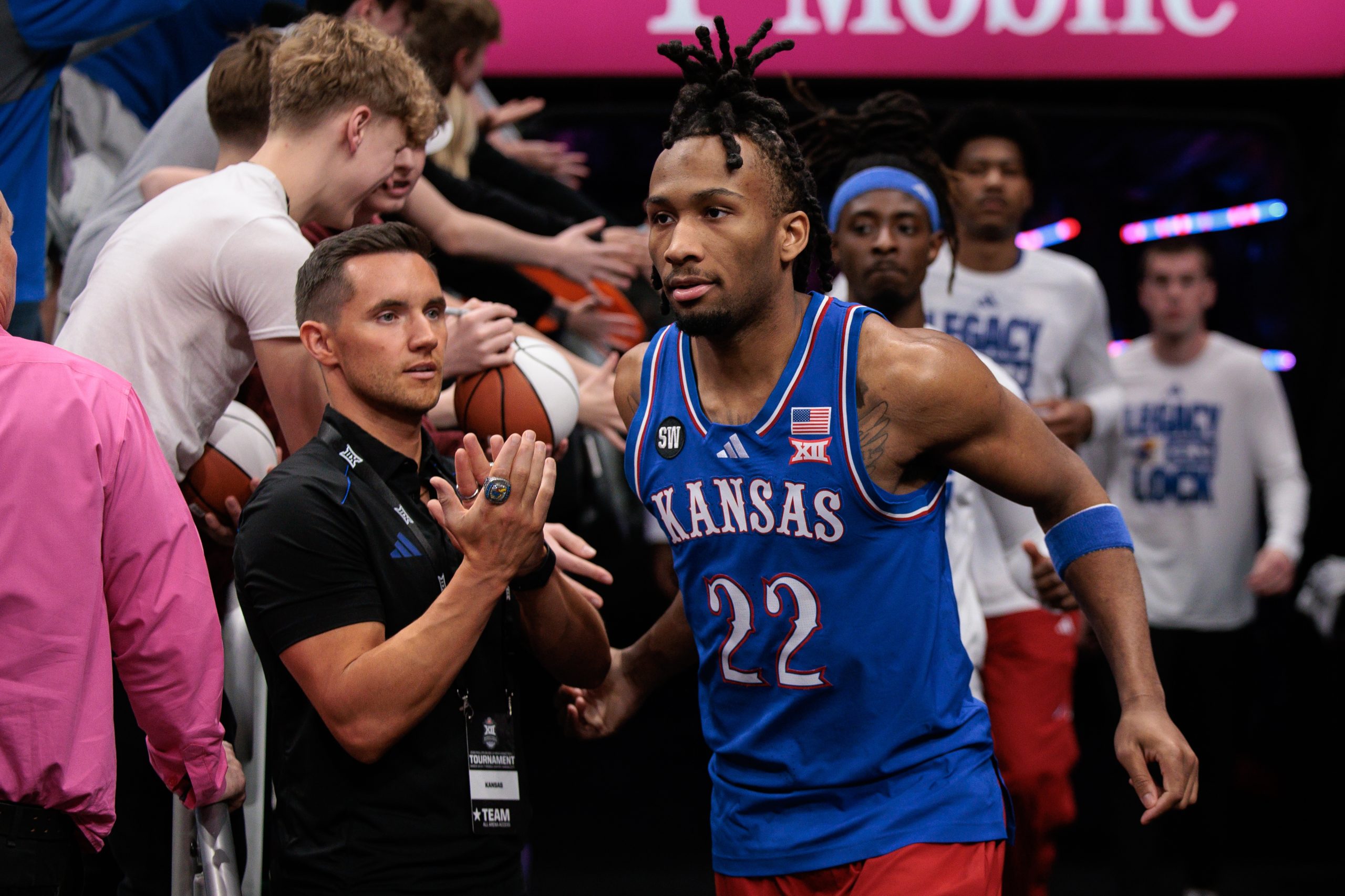 疯狂三月首轮：堪萨斯大学对阵加州浸会，豪强碾压还是黑马爆冷？