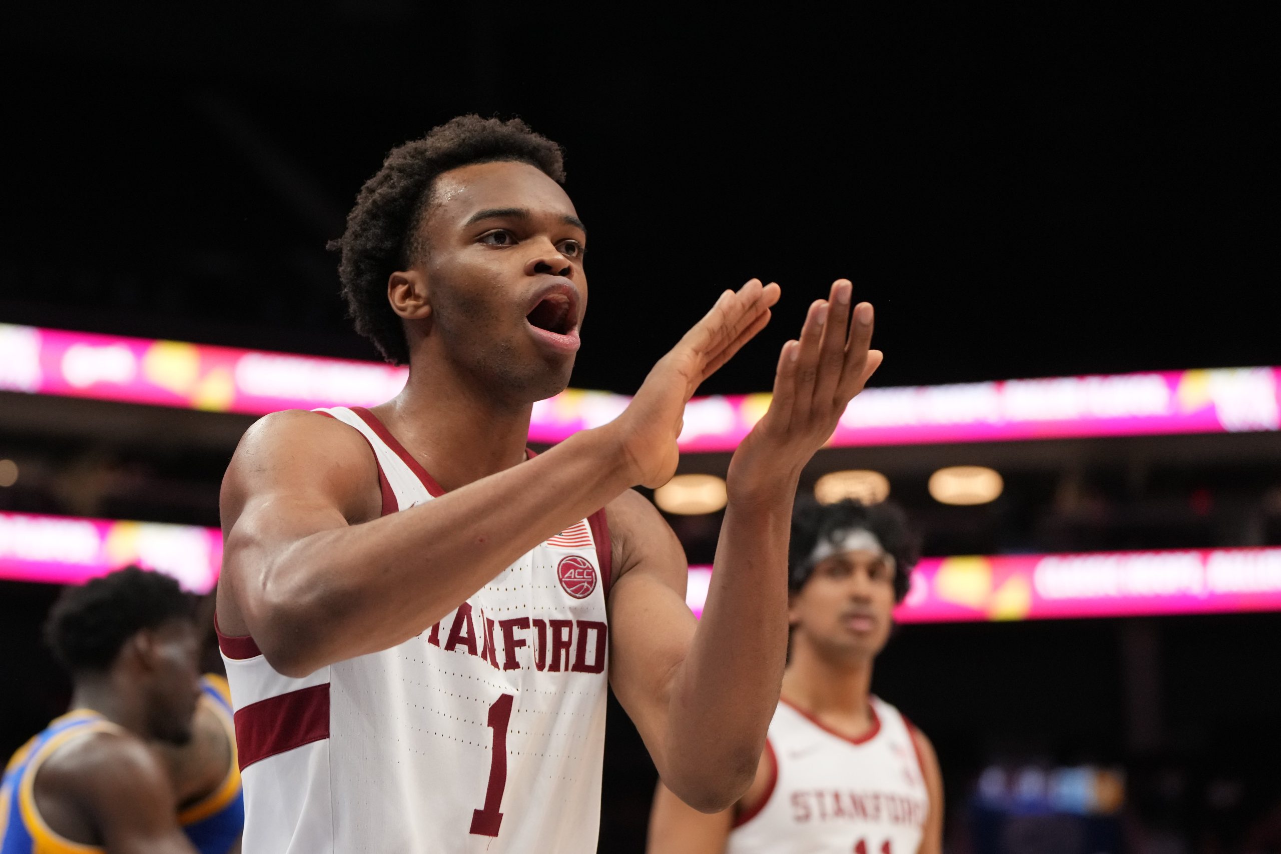 NCAA大学篮球皇冠赛：斯坦福VS西弗吉尼亚，低分对决谁能晋级？