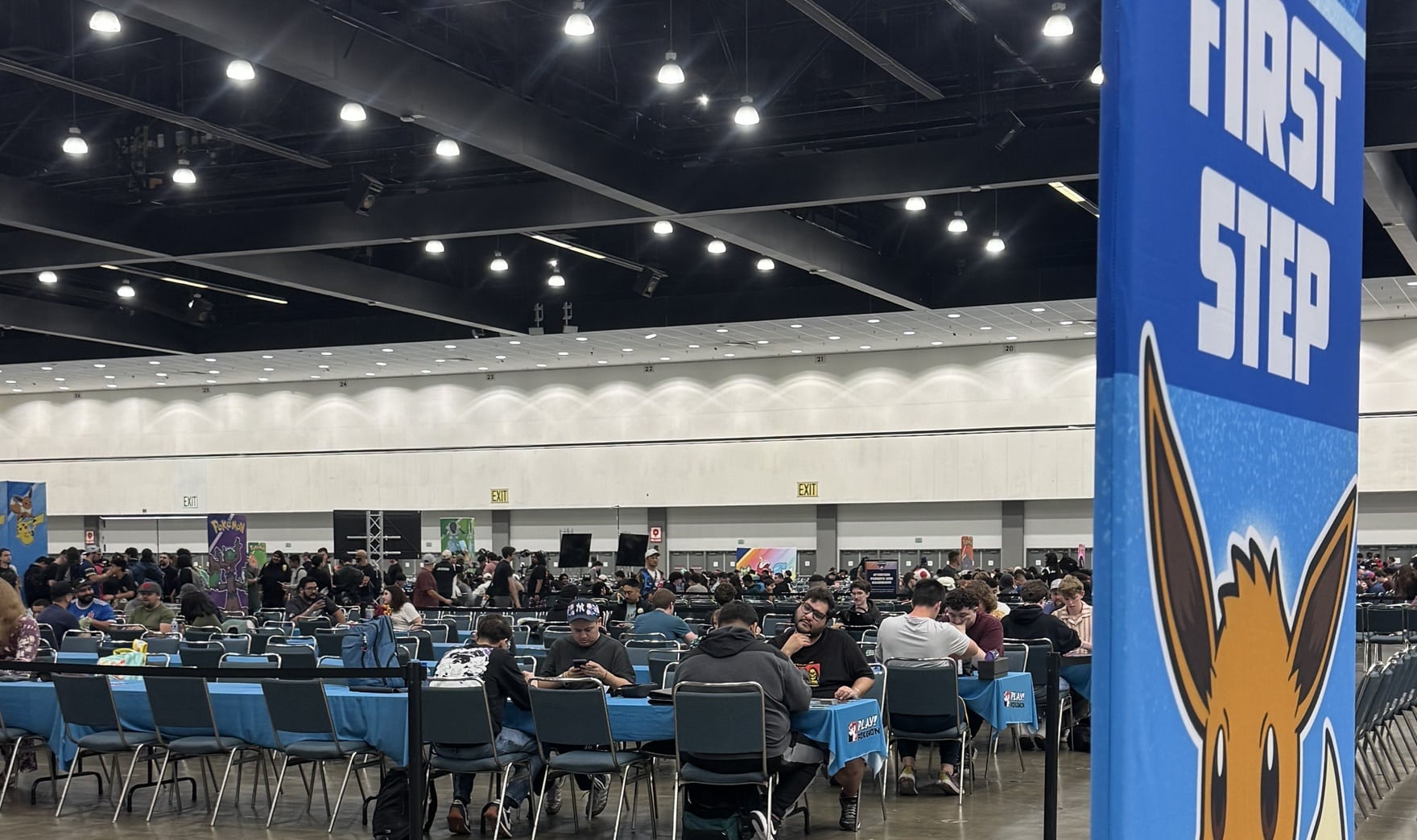宝可梦TCG赛事：老玩家亲历，火爆背后尽是槽点