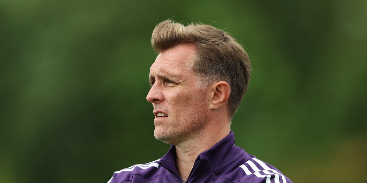 伯恩利vs曼联：英超乱局下的生死对决，谁能全身而退？