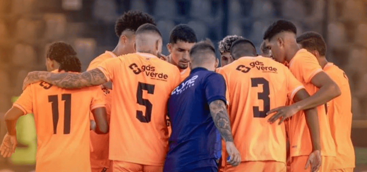 卡里奥卡联赛：诺瓦伊瓜苏 vs 弗鲁米嫩塞，豪门能否打破主场龙不败金身？